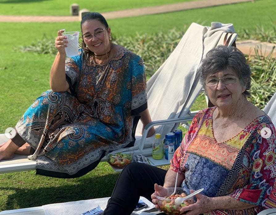 Tras el encuentro en que disfrutaron del cielo azul, Cauduro hizo una advertencia. "Por esa sonrisa y brillo en sus ojos
<b><a href="https://www.univision.com/famosos/me-siento-incompleta-eugenia-cauduro-tiene-14-dias-sin-ver-a-sus-hijos-fotos" target="_blank"> la volveré a secuestrar</a></b>, aunque vayamos y regresemos el mismo día, ¡no importa!".
<br>