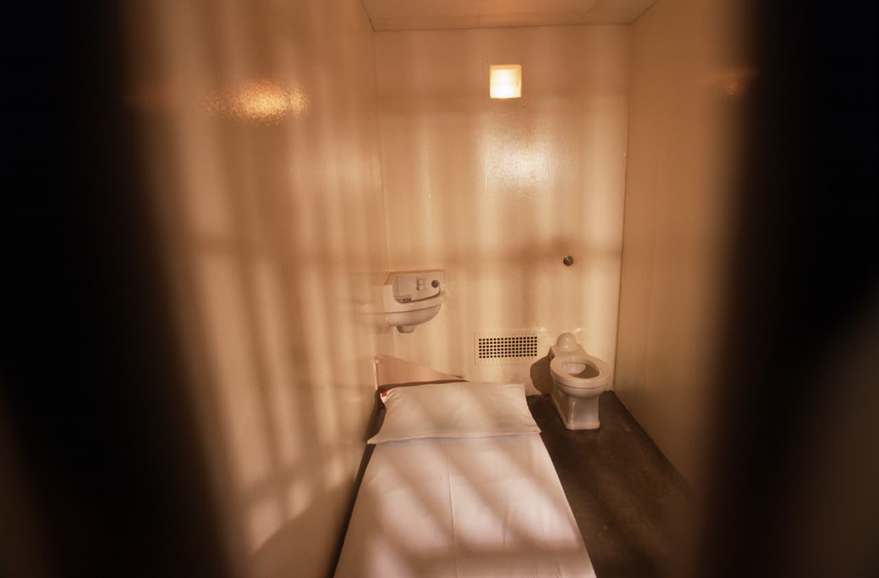 Imagen de archivo de una prisión en Texas. Los espacios de las celdas de confinamiento en solitario son similares y muy básicos. Con los brazos abiertos se pueden tocar ambas paredes, de lado a lado.