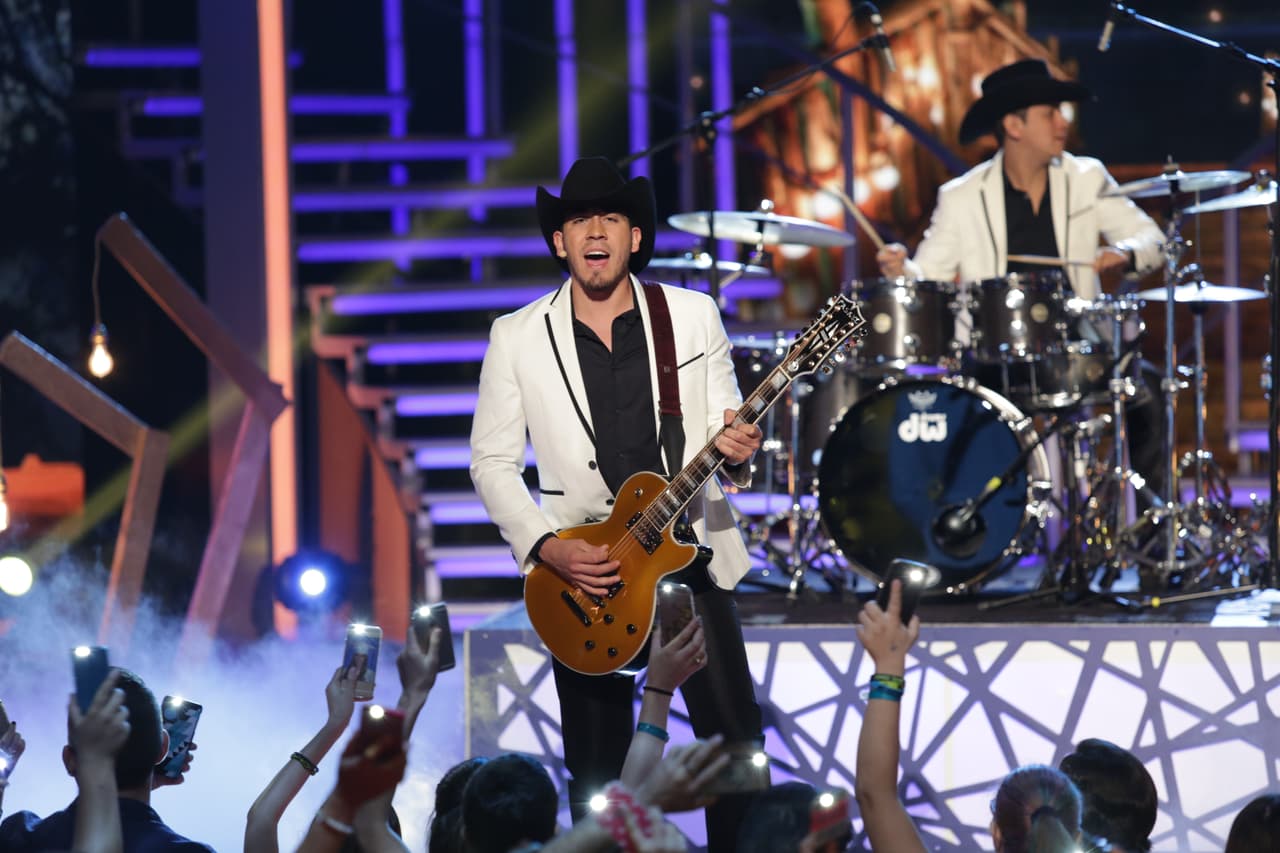 Con presentaciones inolvidables estos artistas conquistaron a las bellas con sexys letras y pegajosas melodías.