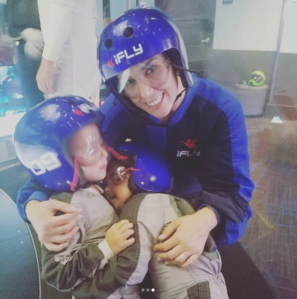 <b><a href="http://www.univision.com/temas/jacqueline-bracamontes">Jacqueline Bracamontes</a></b> sigue demostrando que es una mamá muy cariñosa y divertida al igual que su esposo 
<b><a href="http://www.univision.com/shows/hoy/jacky-bracamontes-confeso-lo-que-su-marido-es-capaz-de-hacer-con-tal-de-complacer-a-sus-hijas-video">Martín Fuentes</a></b>.