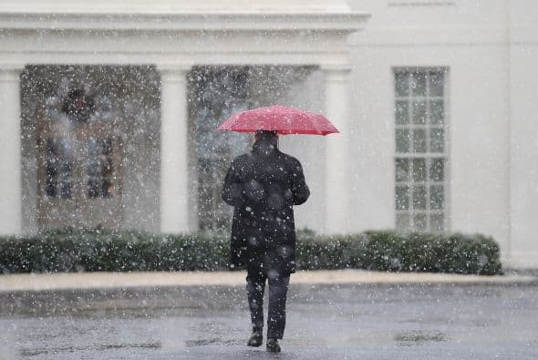 Preparación para la tormenta invernal en el DMV y atraso en servicios y horarios de escuelas
