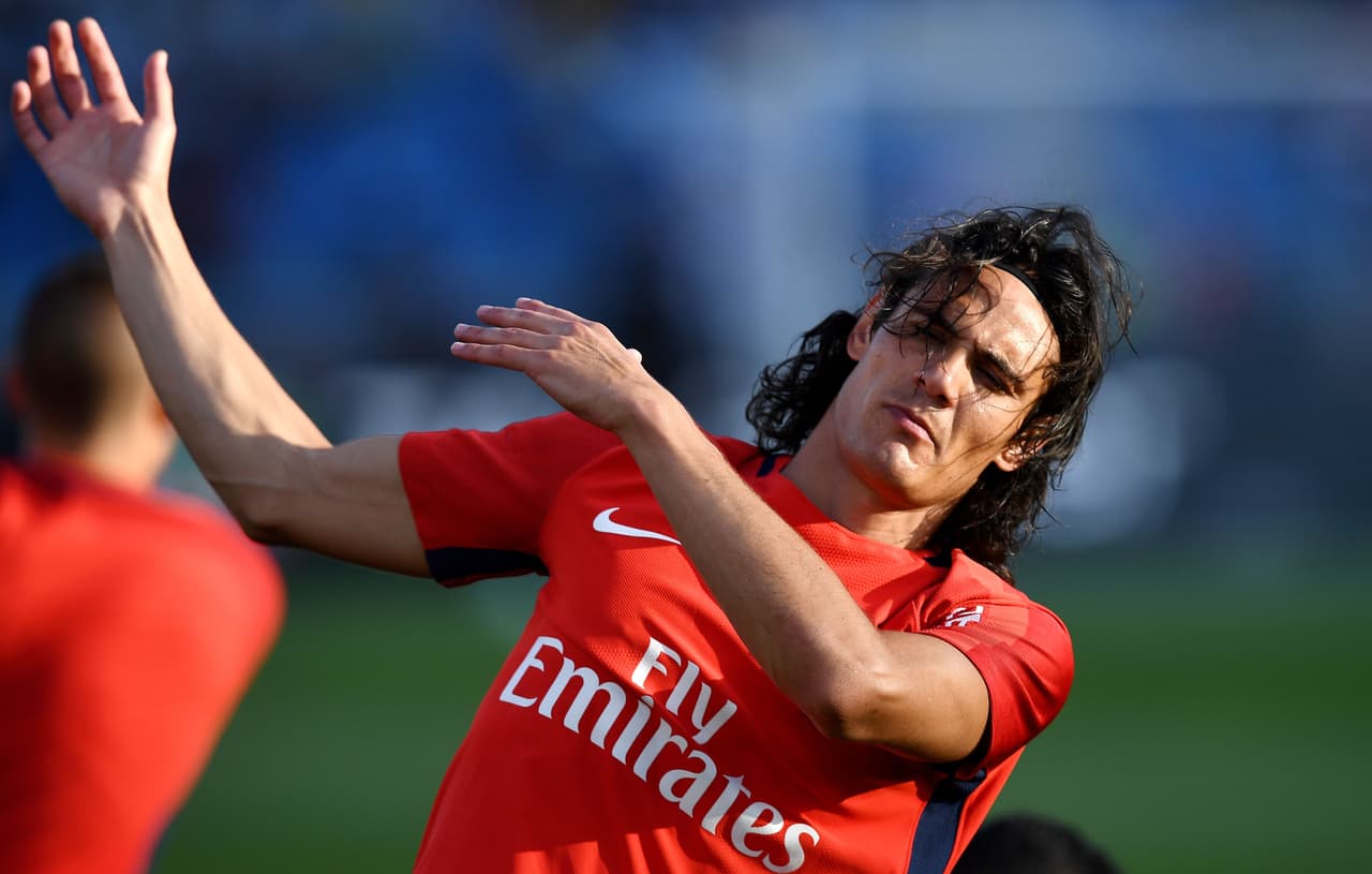 Edinson Cavani, el letal uruguayo, se alistaba para buscar el titulo a favor del PSG.