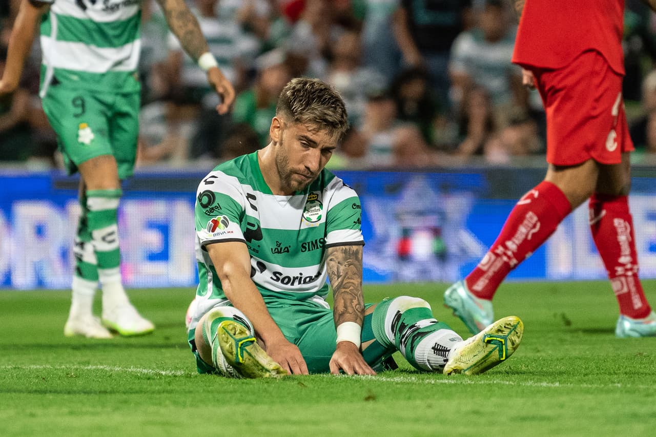 Gorriarán que busca todavía colarse al Mundial con Uruguay, se lamentaba por las constantes fallas de su escuadra.
<br>
<br>