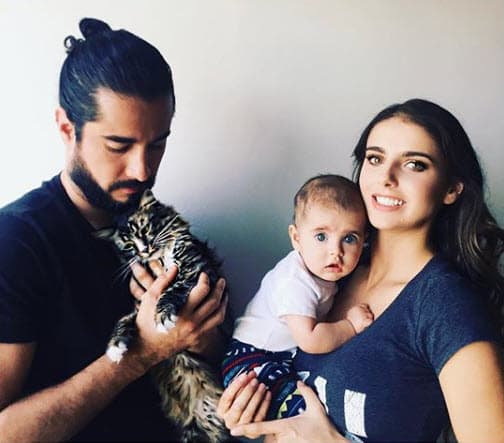 Josué comenzó a mostrar interés en la actriz y finalmente Michelle también se sintió atraída por el empresario.