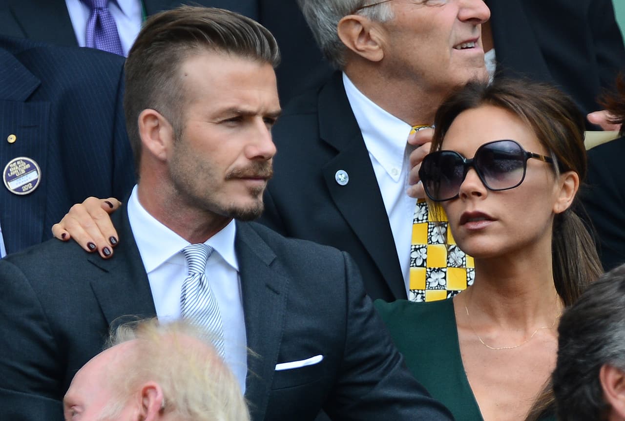 David Beckham vivió un escándalo luego de que se rumorara que tuvo un romance con su asistente personal, con lo que le habría sido infiel a su esposa Victoria Beckham.