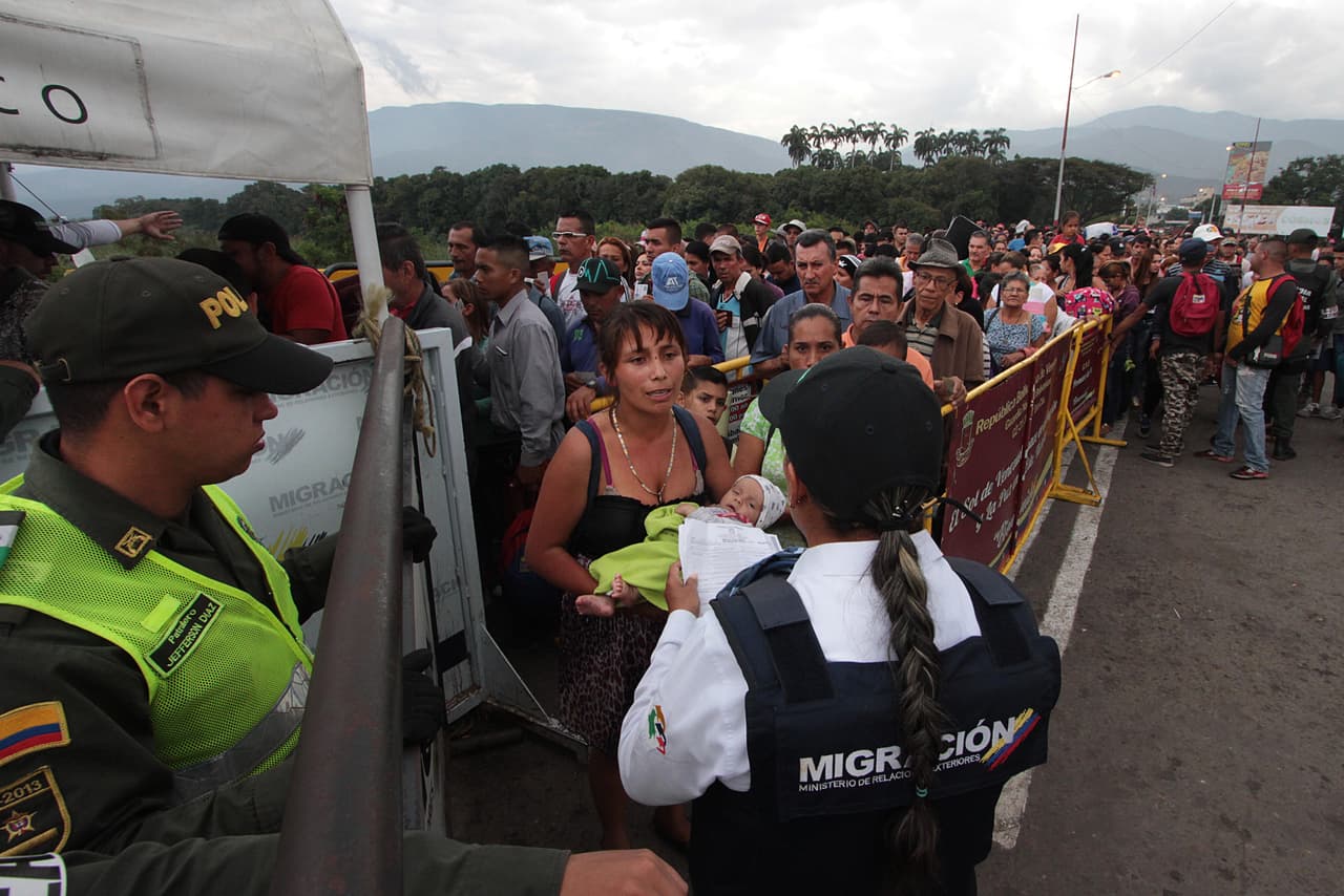 Según la Organización Internacional para las Migraciones (OIM) Colombia es el principal destino para los migrantes venezolanos, los que deciden quedarse en ese país y los que lo utilizan como puente hacia otros destinos. A través del punto fronterizo entre San Antonio del Táchira (Venezuela) y Cúcuta (Colombia), han salido muchos de los cerca de 600,000 venezolanos que ahora viven en ese país.