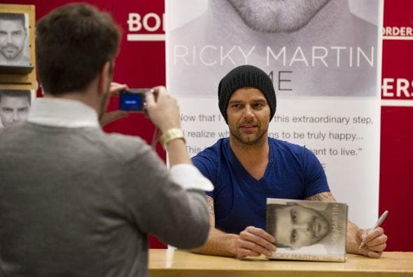 El astro-boricua,
<b><a href="https://www.univision.com/temas/ricky-martin">Ricky Martin</a></b>, encabeza esta lista de famosos que son zurdos.