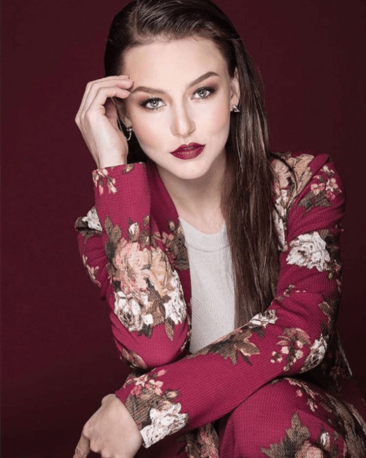 Además de ser una mujer guapísima es súper talentosa.