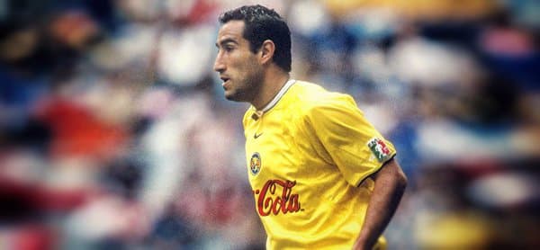 Christian Patiño, ex delantero del Club América, ha sido el único jugador del azulcrema que le ha marcado tres goles a Pumas en un solo partido.