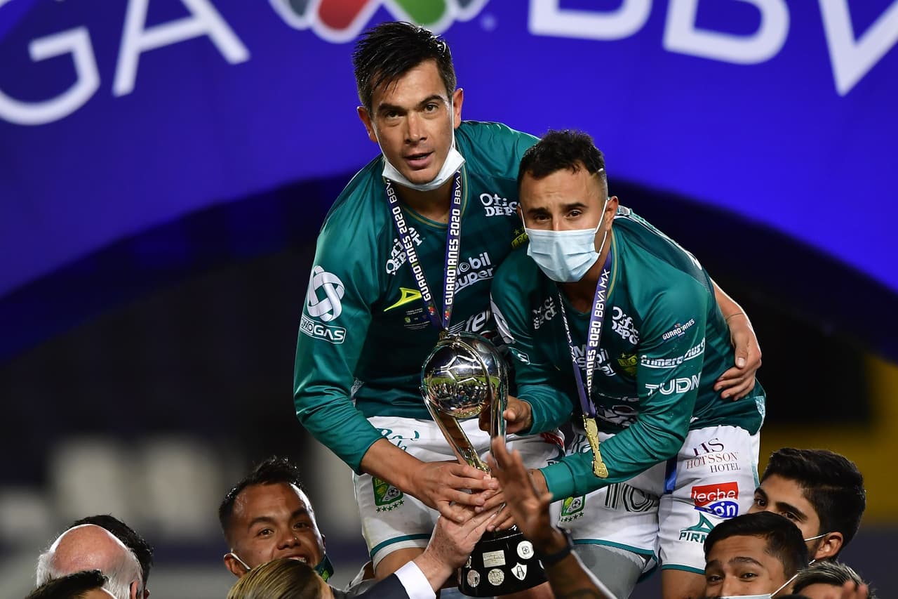Así celebra León su nuevo campeonato del futbol mexicano en el estadio Nou Camp.