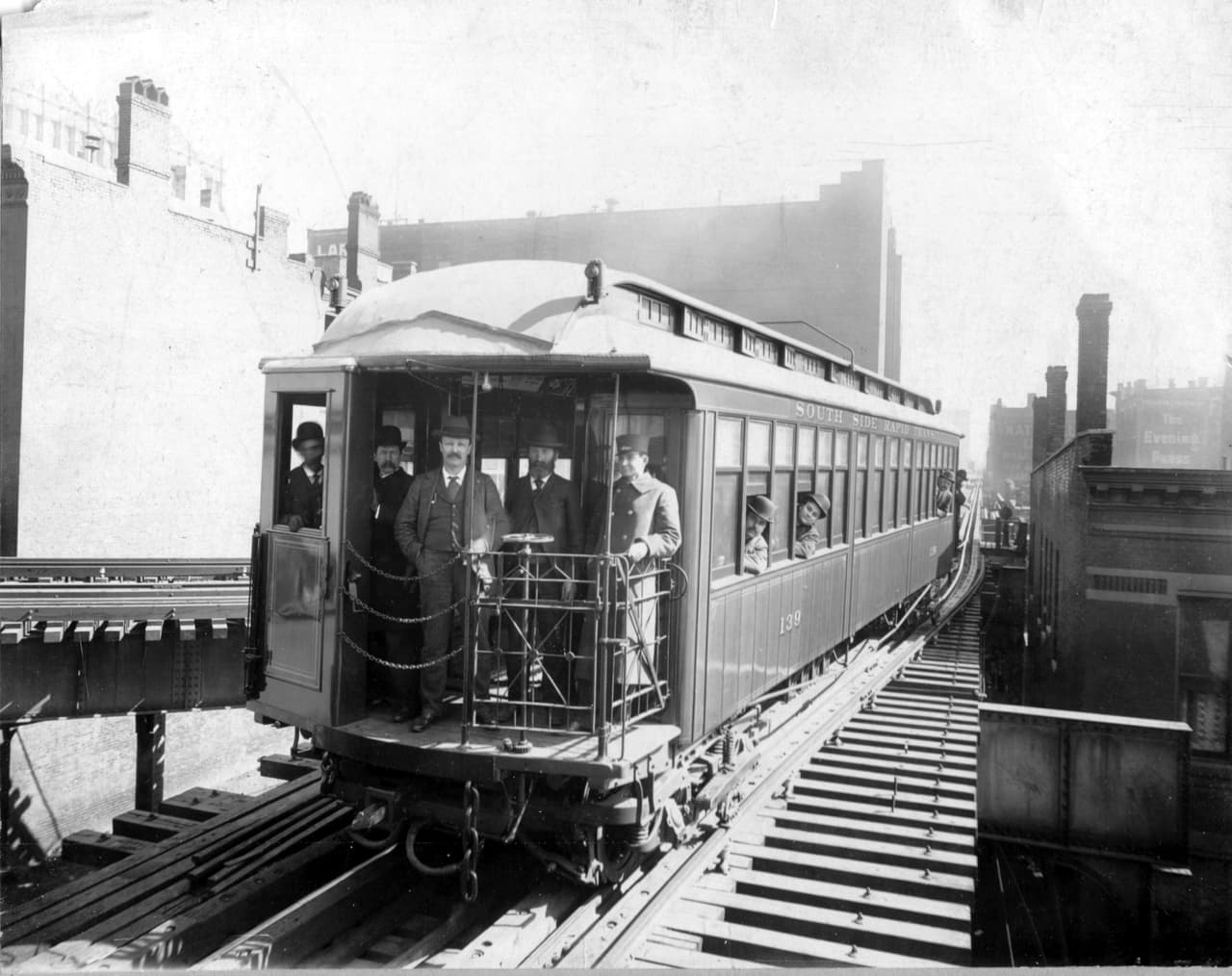 La "L", que fue abierta el 6 de junio de 1892, es conocida en todo el mundo como uno de los símbolos más emblemáticos de la ciudad.