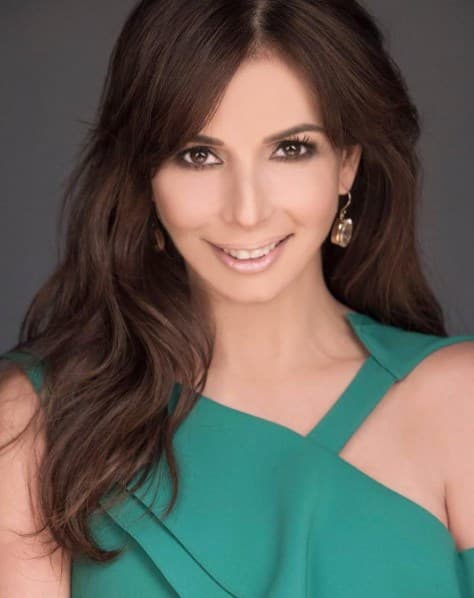 Para lograr el esplendor del pelo de Giselle Blodent solo tienes que echar mano de la receta de su abuelita. Una taza de vinagre y dos de agua te ayudará a conseguir resultados admirables.