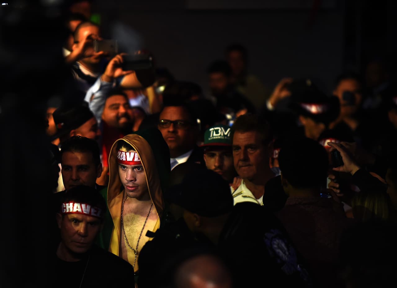 Fue el primer boxeador mexicano que logró conquistar el campeonato mundial de peso medio al derrotar en 2011 al alemán Sebastian Zbik.