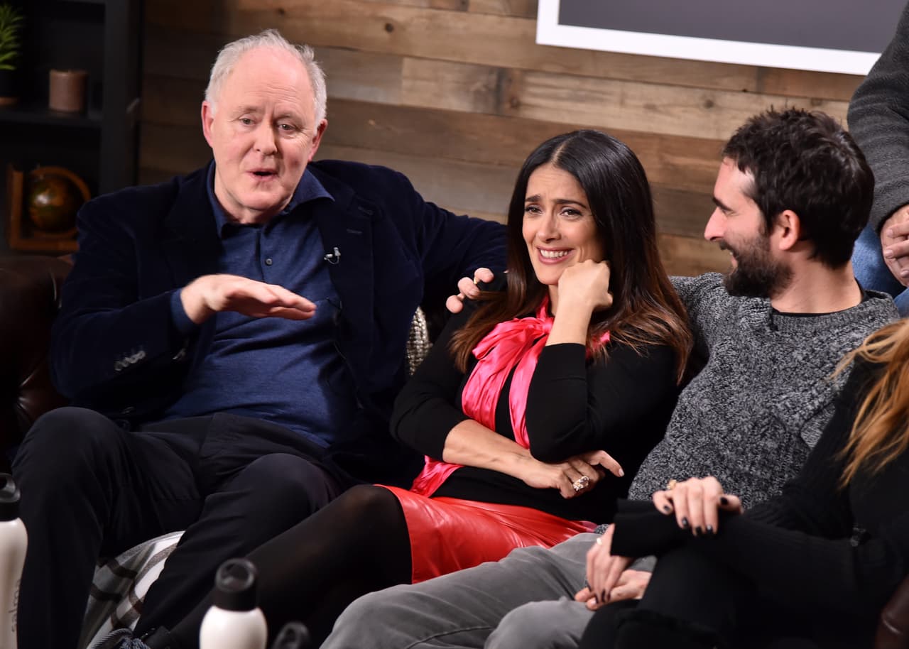 Salma interpreta al personaje titular, Beatriz, una doctora en medicina holística que visita a unos clientes ricos en su casa.