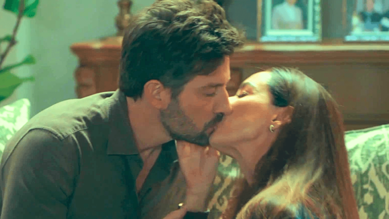 Aitana y Luciano tienen su primer beso | Mi Verdad Oculta | Capítulo 14