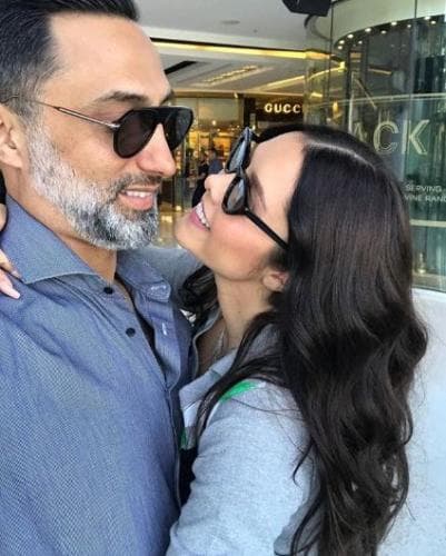 Marlene Favela y George Seely se conocieron en febrero de 2016, cuando él visitó la Ciudad de México por negocios. La protagonista de 'Gata salvaje' fue invitada por una amiga a un evento en Polanco, en donde él la vio de lejos.