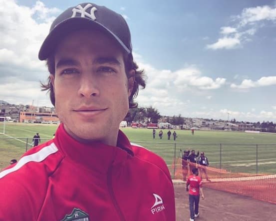 El
<b><a href="https://www.univision.com/famosos/a-michelle-renaud-hay-que-amarla-demasiado-para-salir-a-la-calle-con-ella-y-veras-por-que-video" target="_blank"> novio de Michelle Renaud</a></b> sabe que con su actual apariencia puede ampliar las posibilidades para optar por un mayor número de personajes.