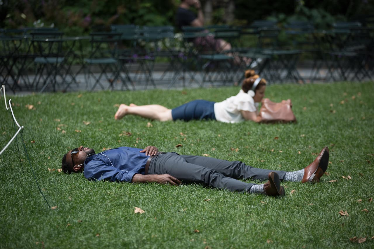 Antes de salir de su casa, asegúrese de usar protector solar.
<br>