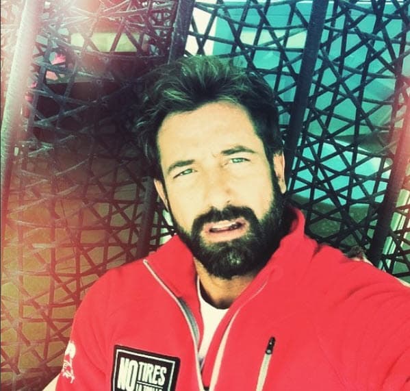 Cuando le cuestionaron si efectivamente había pasado la noche con ella, él respondió: "Son puras especulaciones, pero gracias por el apoyo a toda la gente que me conoce, a toda la gente que sabe cómo soy".