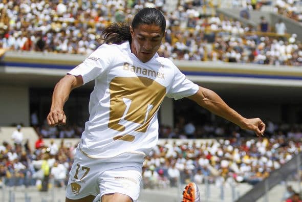 Francisco 'paco' Palencia, delantero con mucha calidad y mexicano de nacimiento. A punto de llegar a los 38 años está pasando por un excelente momento futbolístico en los Pumas (punteros en México). En su país jugó en las Chivas de Guadalajara y en el Cruz Azul. También estuvo en las Chivas USA y en el Espanyol de Barcelona. Su nombre estuvo ligado a la selección mexicana durante amplia parte de se trayectoria.