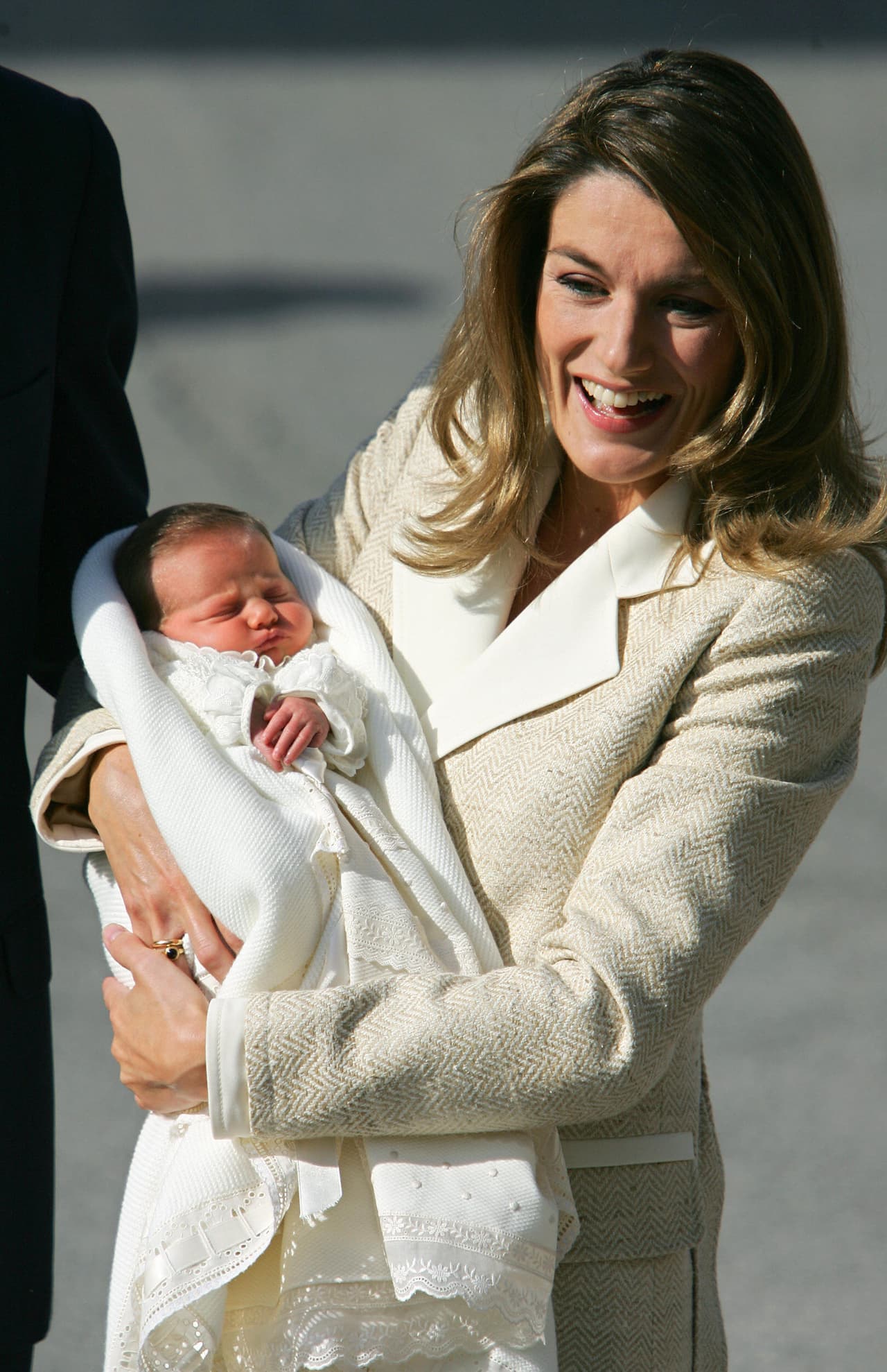 En octubre de 2005, la pareja dio la bienvenida a su primera hija, 
<b>Leonor de Todos los Santos de Borbón y Ortiz</b>.