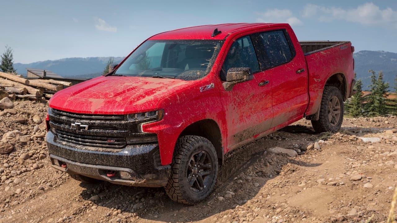 <h3 class="cms-h3-H3"><a href="https://www.univision.com/noticias/pruebas-de-manejo/prueba-chevrolet-silverado-2019-significativa-y-necesaria-evolucion-para-este-animal-de-trabajo" target="_blank">Chevrolet Silverado 2019</a></h3>
<br>Las vastas expansiones de terreno que rodean a Jackson Hole en Wyoming fueron el escenario natural para probar la cuarta generación de 
<b>la segunda camionetas pickup más vendida en Estados Unidos</b>. Jaime Gabaldoni consideró durante su evaluación que los cambios en la nueva Silverado fueron tan 
<b>evolutivos como necesarios</b>. Entérate por qué visitando su 
<a href="https://www.univision.com/noticias/pruebas-de-manejo/prueba-chevrolet-silverado-2019-significativa-y-necesaria-evolucion-para-este-animal-de-trabajo" target="_blank">prueba de manejo</a>.
