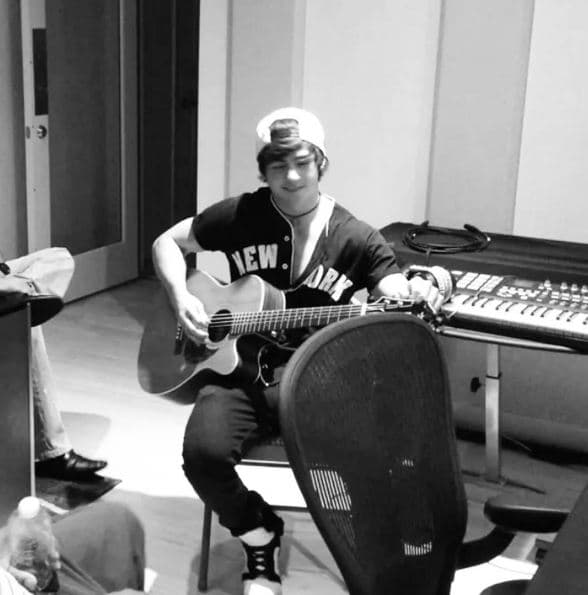 La constancia y la perseverancia son habilidades que ha adquirido con el paso del tiempo y que ha puesto en práctica para lograr su sueño de ser artista.