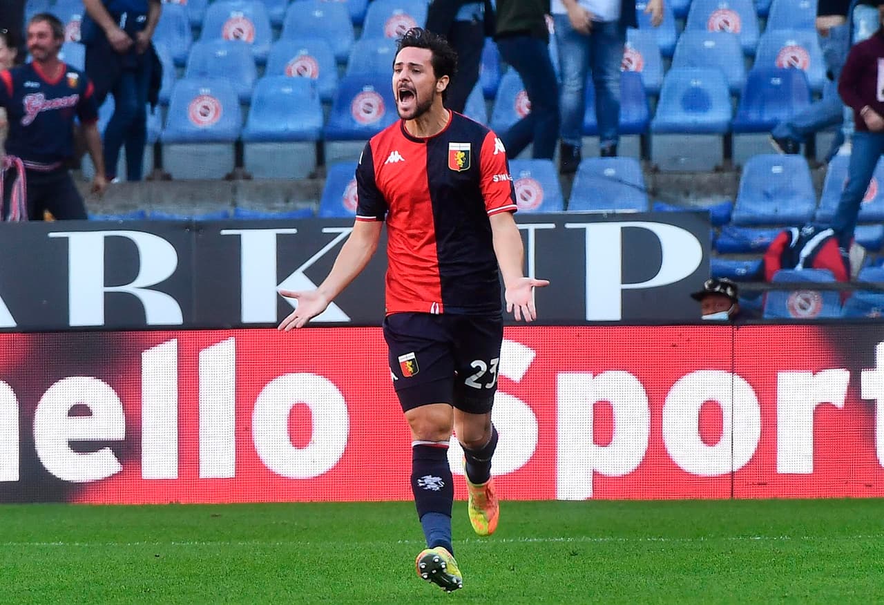 Genoa empata de último minuto ante el Sassuolo 2-2 en la J8 de la Serie A. Gianluca Scamacca le daba ya el 2-0 a los neroverdi, pero Mattia Destro (27') y el mexicano Johan Vásquez se encargaron de igualar el encuentro y rescatar puntos.