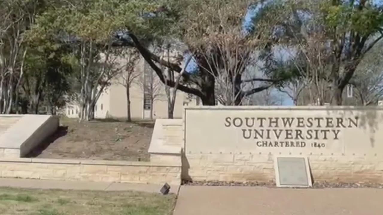 Descubren mensajes racistas en la Universidad Southwestern en Georgetown 