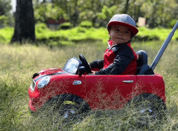 Aunque Diego cuenta con su propia cuenta en Instagram, tanto Marcus como Ariadne no han dejado de publicar instántaneas del pequeño Diego. "Cuando eres lo más hermoso del mundo y lo sabes [...]", compartió la actriz en dicha red social.