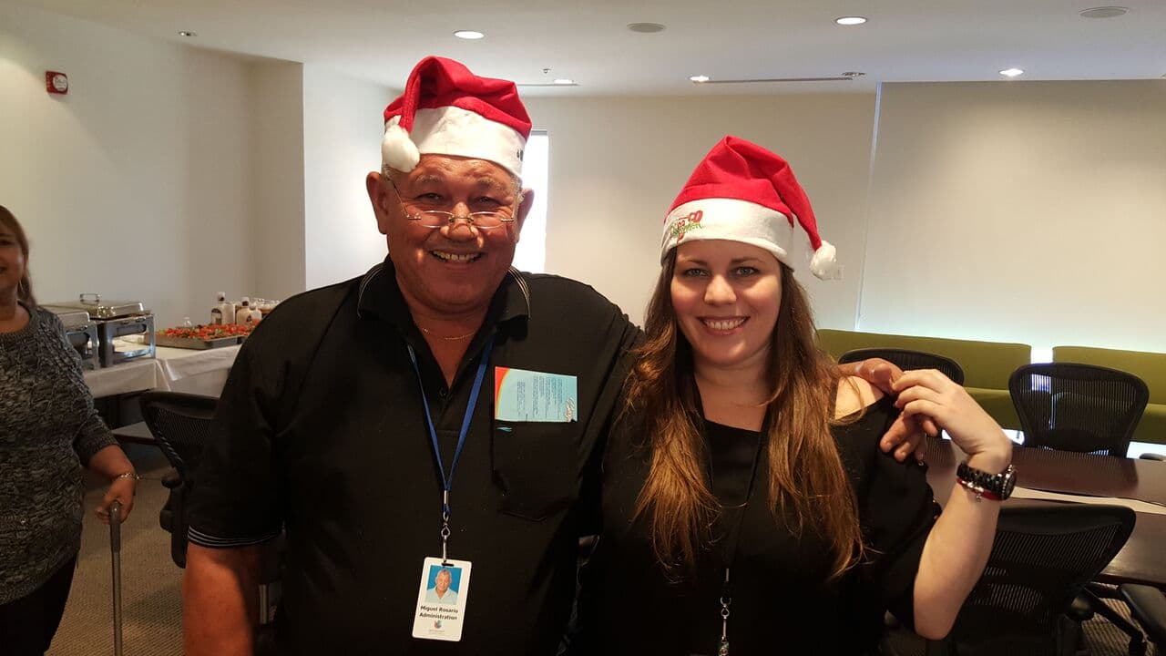 Empleados y talentos de radio y televisión disfrutaron de un rico almuerzo de comida puertorriqueña tradicional.