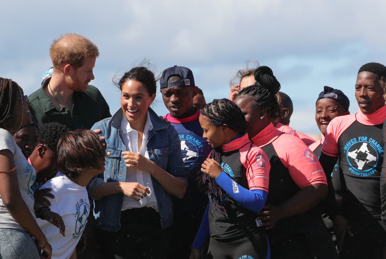 Pero después, la duquesa sugirió que 
<b><a href="https://www.univision.com/famosos/archie-harrison-mountbatten-windsor-todo-lo-que-sabemos-del-bebe-de-meghan-y-harry">la crianza de su hijo</a></b> era una nueva fortaleza que ella y el príncipe Harry, de 35 años, estaban "aprendiendo y desarrollando".