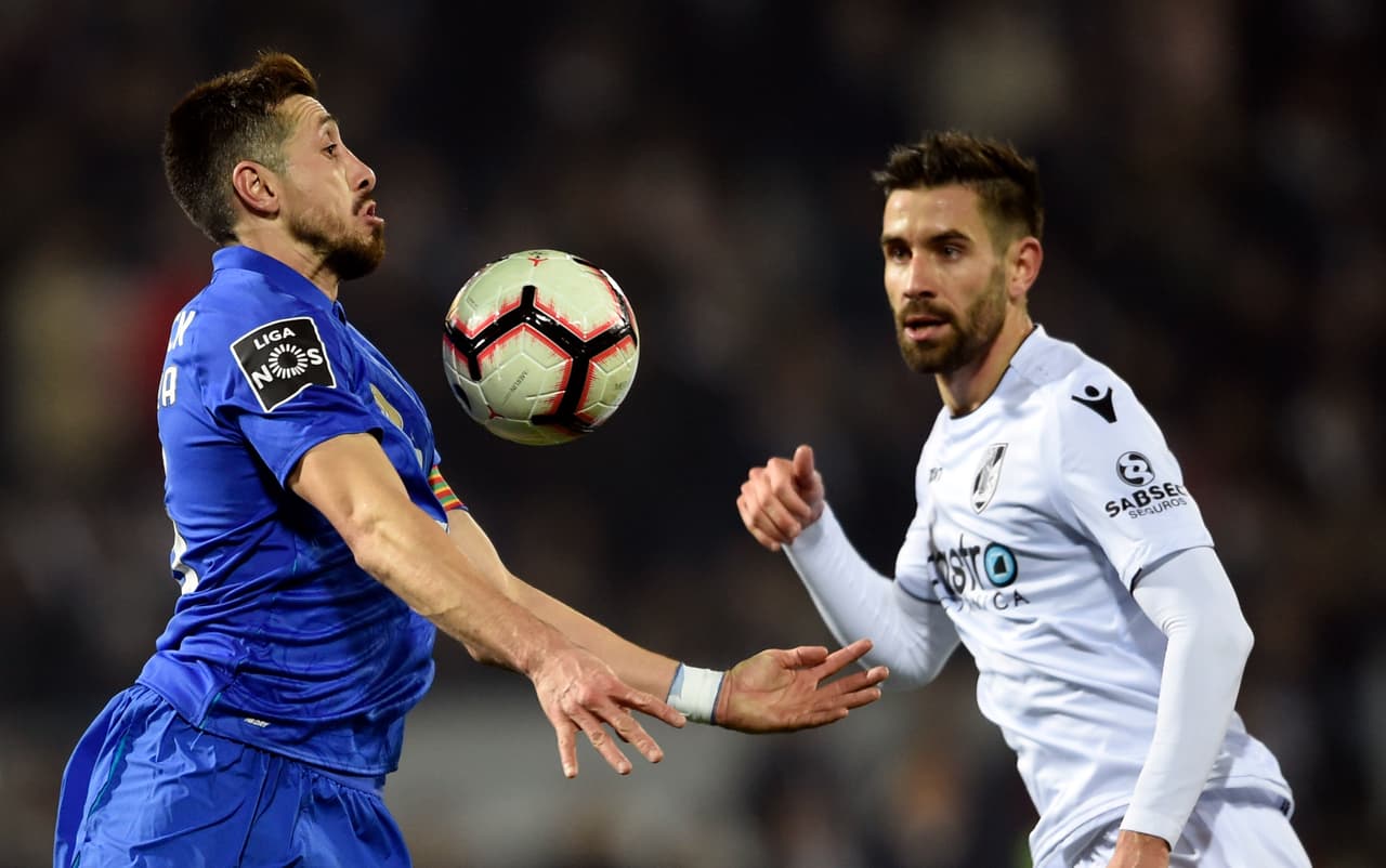 Herrera manejó los hilos del medio campo del Porto.