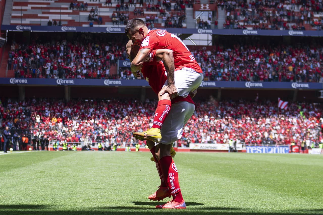 Toluca vino de atrás para vencer a los Xolos con goles de Carlos González, Jean Meneses y Camilo Sanvezzo.