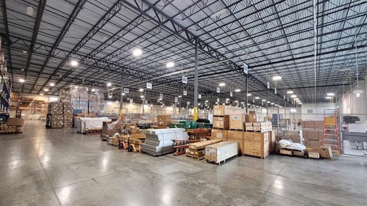 Los artículos se prepararon para su envío en una bodega en las inmediaciones del Aeropuerto O'Hare.