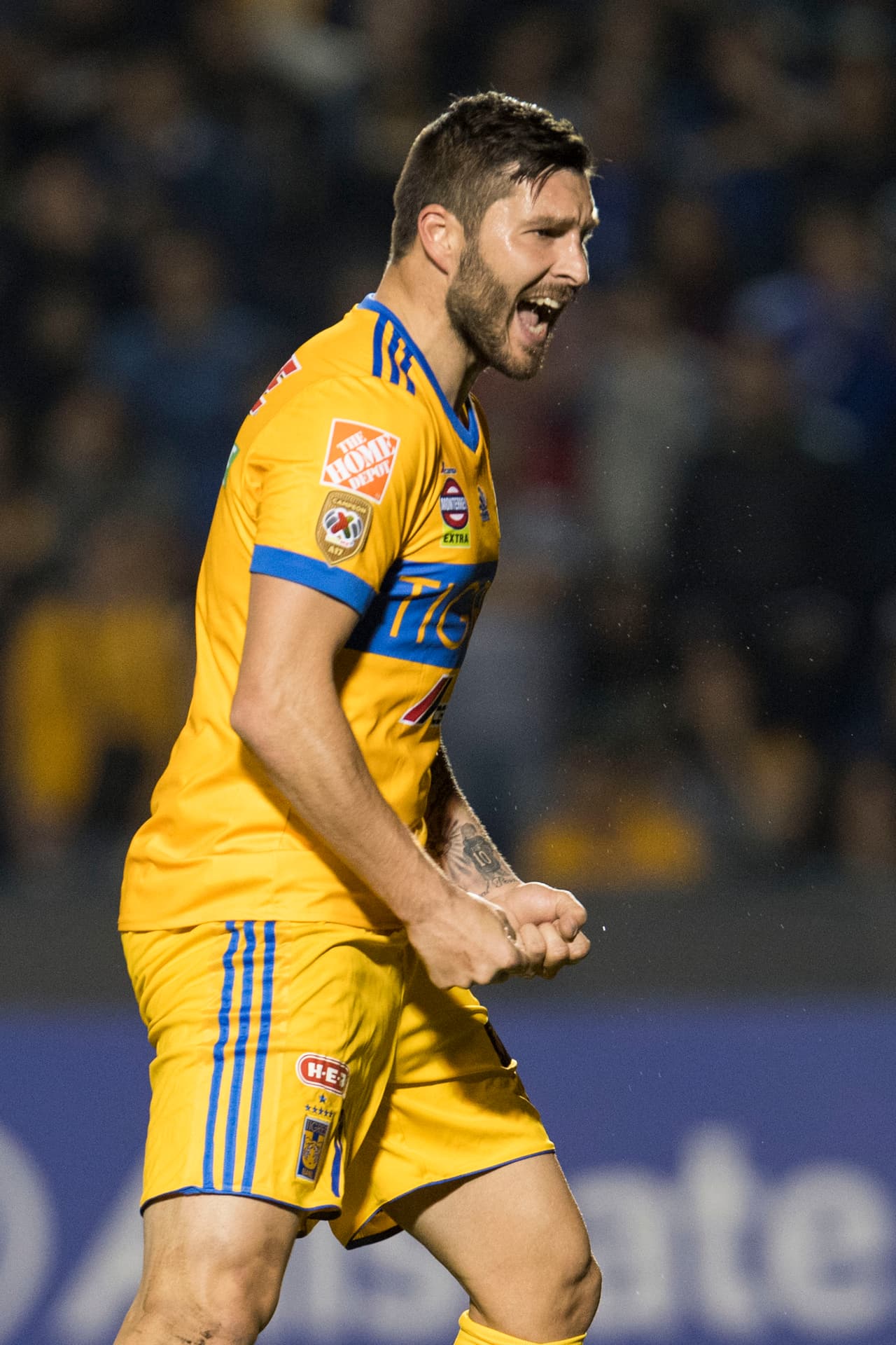En los minutos 84 y 90 el francés Gignac se puso el traje de goleador marcando los últimos goles del partido.