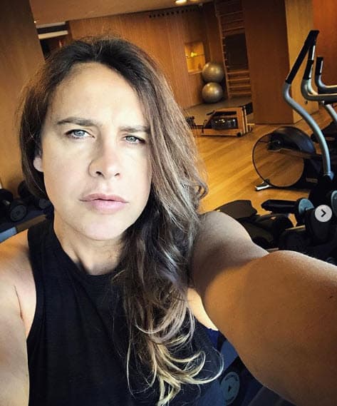 La actriz lanzó el libro a tan solo unos días de confirmar públicamente que había dejado de ser Carlos Gascón para convertirse en Karla Sofía.