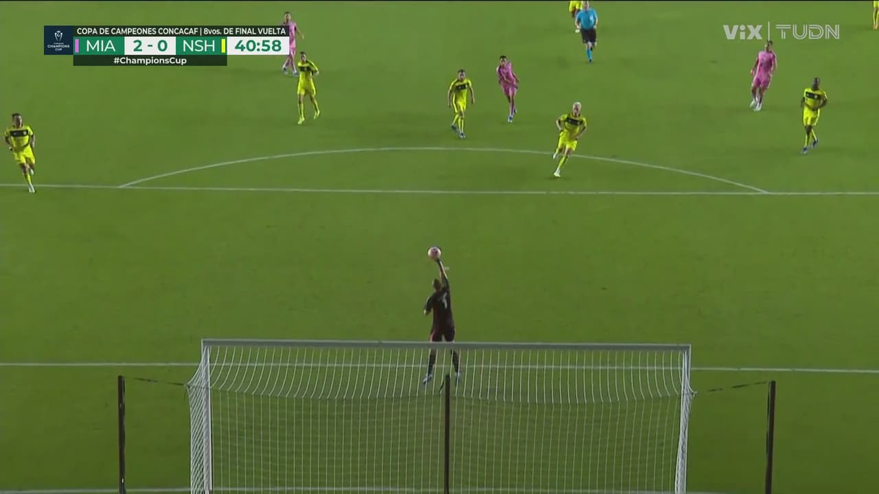 ¡Bombazo de Diego Gómez! Por encima del arco