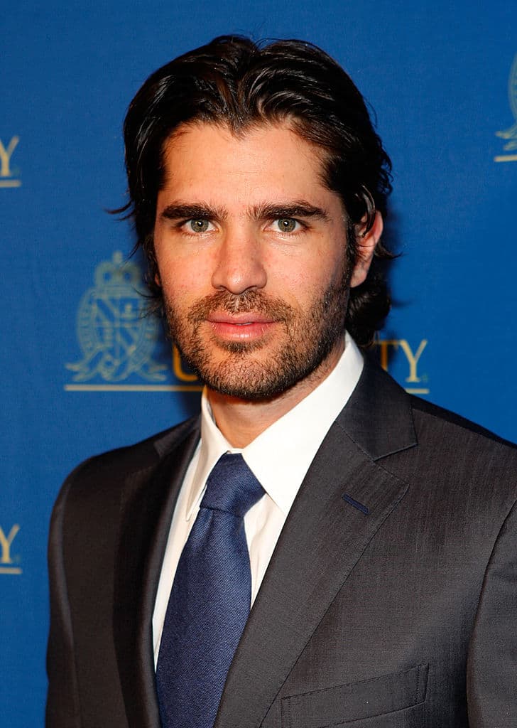 <h2 class="cms-H2-H2">Eduardo Verástegui</h2>
<br>
<a href="https://www.univision.com/radio/radio-nacional/eduardo-verastegui-aseguro-que-el-terremoto-en-mexico-fue-a-causa-de-la-despenalizacion-del-aborto-video">Verástegui</a> comenzó su carrera en el grupo musical Kairo y luego alcanzó la fama al convertirse en un galán de telenovelas, a finales de los 90. Participó en melodramas como 'Una luz en el camino', 'Soñadoras' y 'Alma Rebelde'.