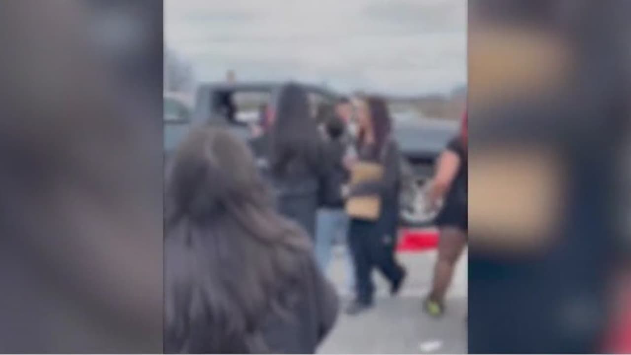 Ciudadanos en Buda rechazan nuevas reglas de la Agencia de Educación de Texas