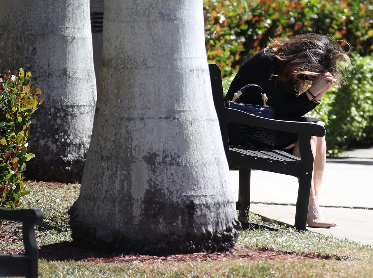 El Endometriosis Research Center ha hecho 
<a href="https://www.endocenter.org/do-you-have-endo/">una lista de señales de alarma</a> que pueden confundirse con síntomas 'normales': 
<b>dolores menstruales paralizantes, períodos crónicamente pesados o largos, trastornos intestinales o urinarios, alergias, migrañas y fatiga durante la menstruación y actividad sexual dolorosa</b>, particularmente, cuando hay penetración.