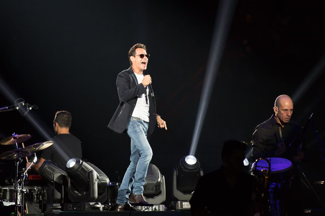 Marc Anthony fue honrado como 'Persona del Año' en Latin GRAMMY 2016 por su trayectoria artística y su labor filantrópica. Su organización Maestro Cares construye orfanatos en América Latina.