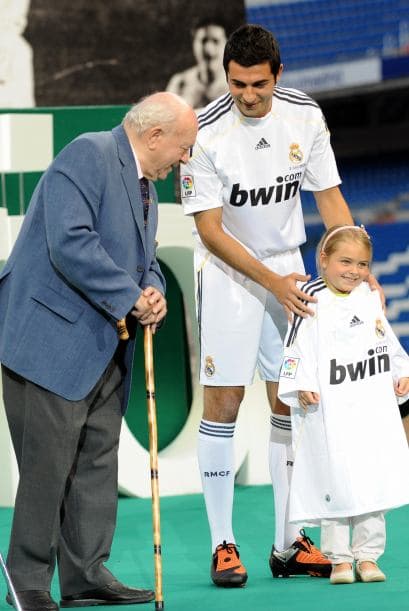 El futbolista tiene un especial interés en ayudar a los niños con cáncer y en más de una ocasión ha pagado el tratamiento de sus pacientitos consentidos. ¡Opina en nuestro Foro!