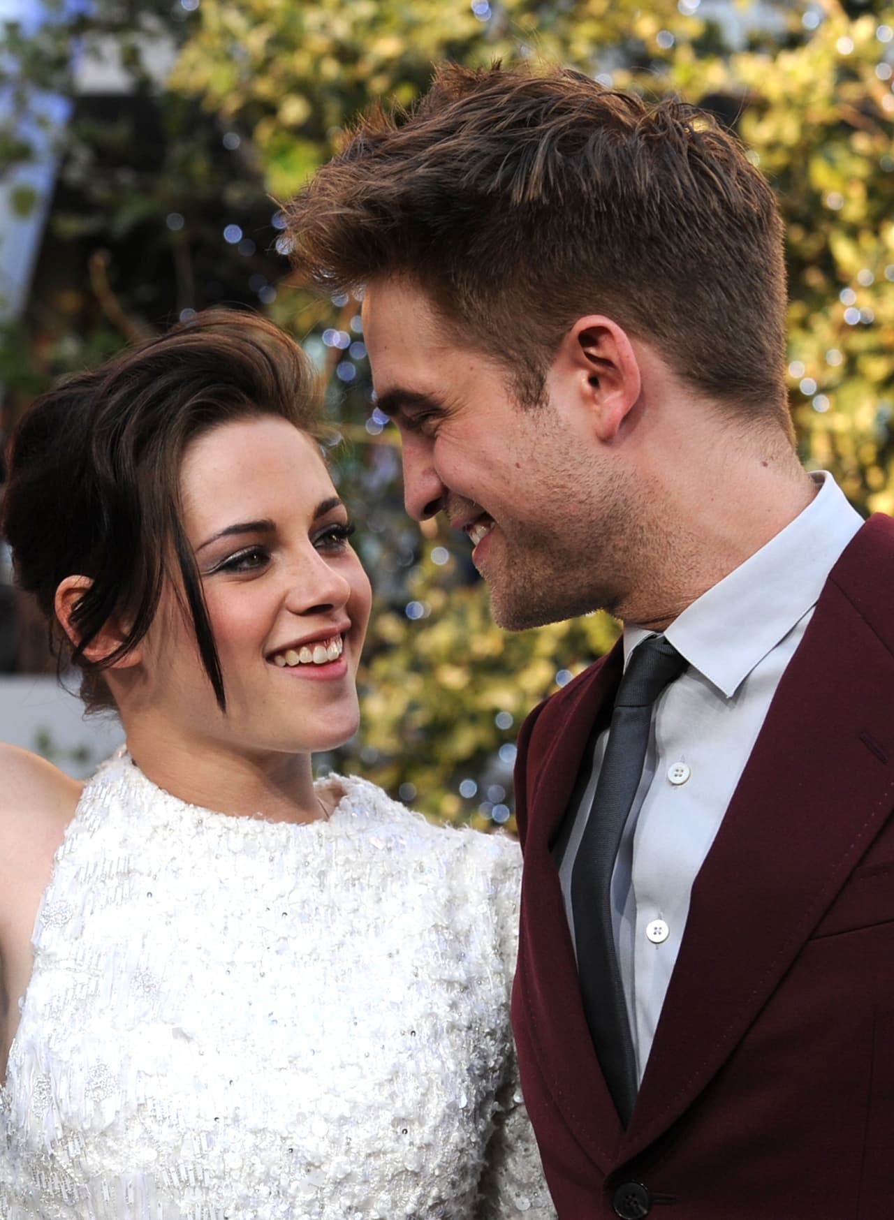 Otra ruptura que sorprendió a todos, en especial a los fans de ’Twilight’, fue la de los actores Robert Pattinson y Kristen Stewart , quienes salieron de 2009 al 2013. La pareja terminó después de que la actriz le fuera infiel con el director Rupert Sanders.