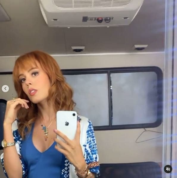 "Creo que todas las mujeres, desde que estamos chiquitas y tenemos la ilusión de encontrar al príncipe azul, siempre deseamos a un hombre que nos respete, nos valore, nos cuide y nos dé seguridad, y que cuando esté contigo te diga: 'Eres la mujer más hermosa del mundo'", expresó.