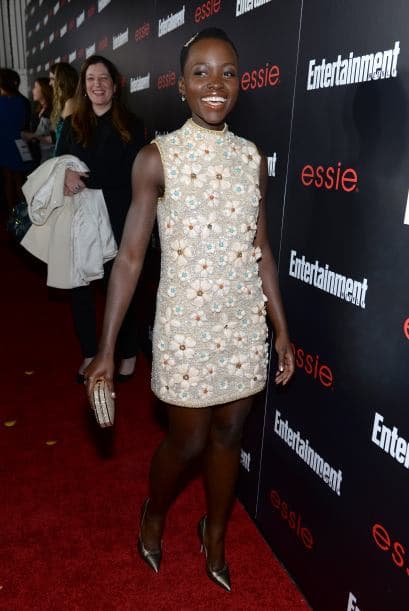 Lupita Nyong'o es sin duda la revolución de Hollywood. La actriz de origen mexicano que está a punto de llevarse un Oscar por su magistral actuación en la película “12 Years Slave”. Y muchos dicen que si Celia viviera reeditaría una nueva versión del tema “La Negra Tiene Tumbao” pero al estilo de la Nyong'o. Disfruta de la gracia de la mexicana y comprueba por qué todos hablan de ella.