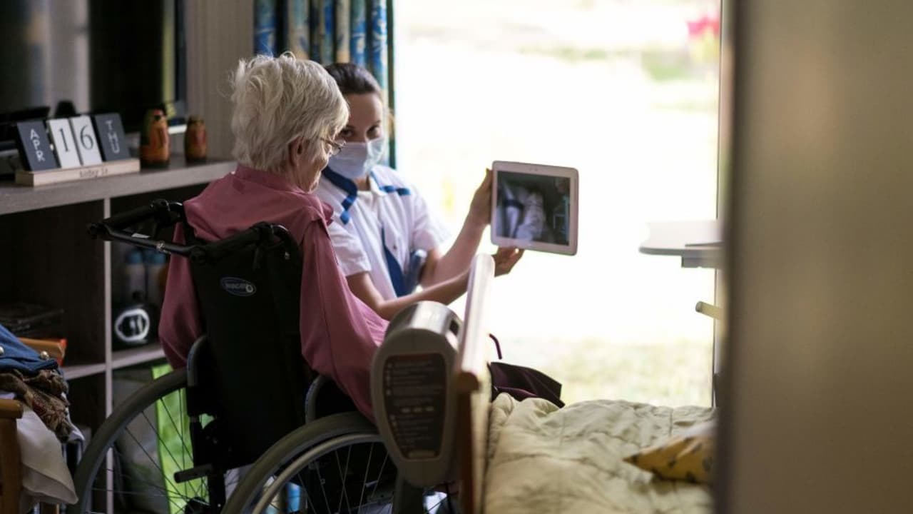 Ancianos en asilos de Florida pronto podrán ser visitados por sus familiares
