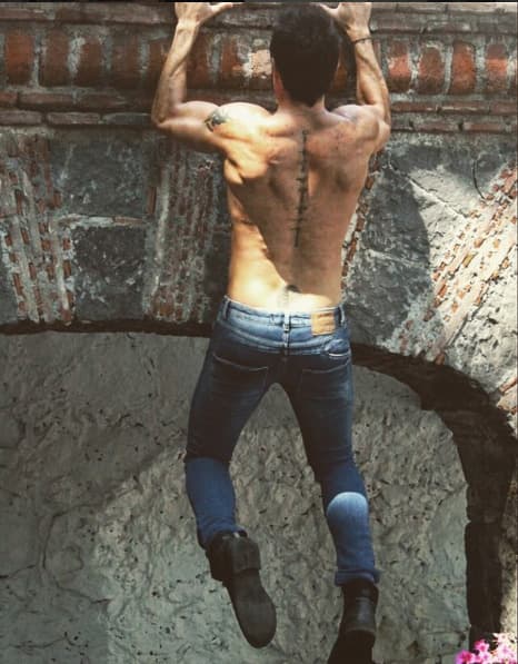 Y por supuesto que cada uno tiene un significado, la mayoría tienen que ver con su fe.