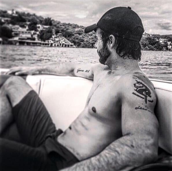 El guapísimo José Ron ha declarado que le encantan los tatuajes.