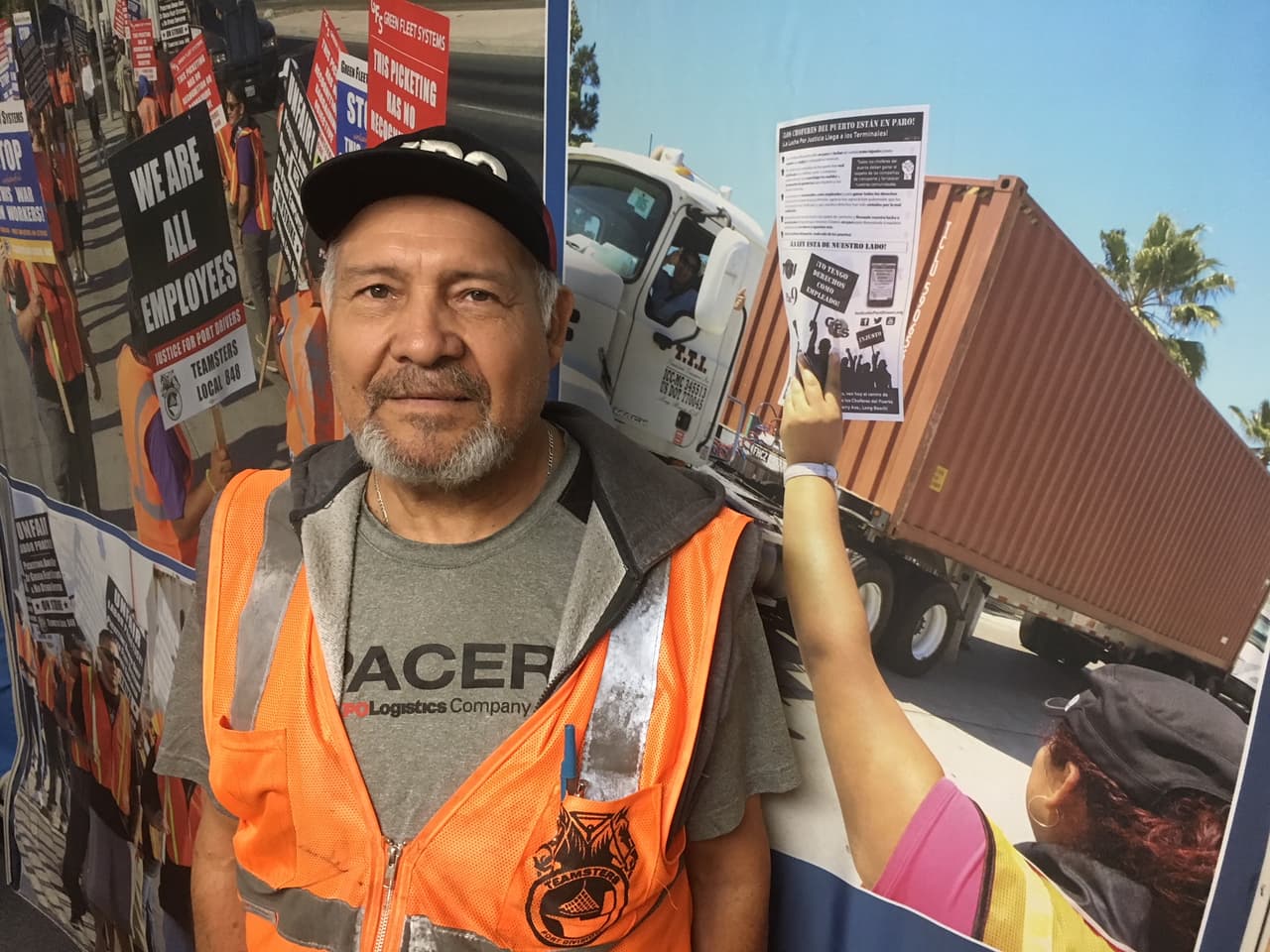 Los 'renos' explotados de Santa: los hispanos que transportan regalos navideños de Amazon y las grandes cadenas